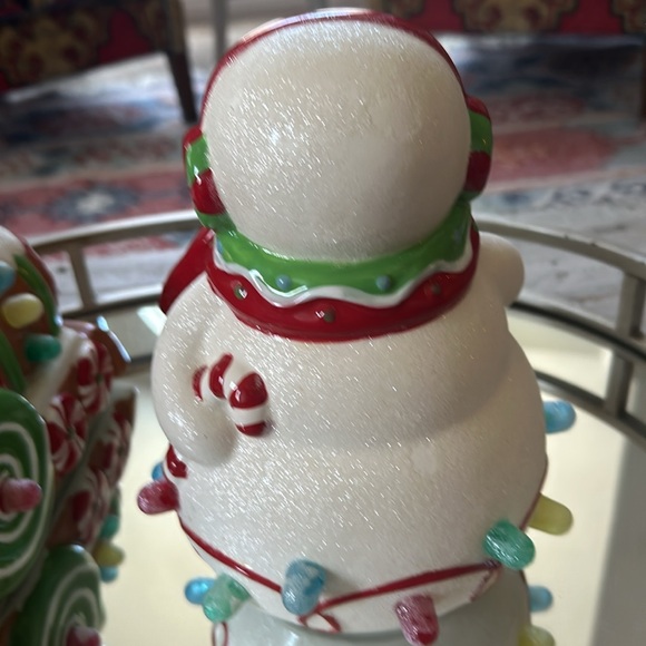 Hallmark gumdrop vintage gingerbread train and snowman does not play music - Picture 3 of 5